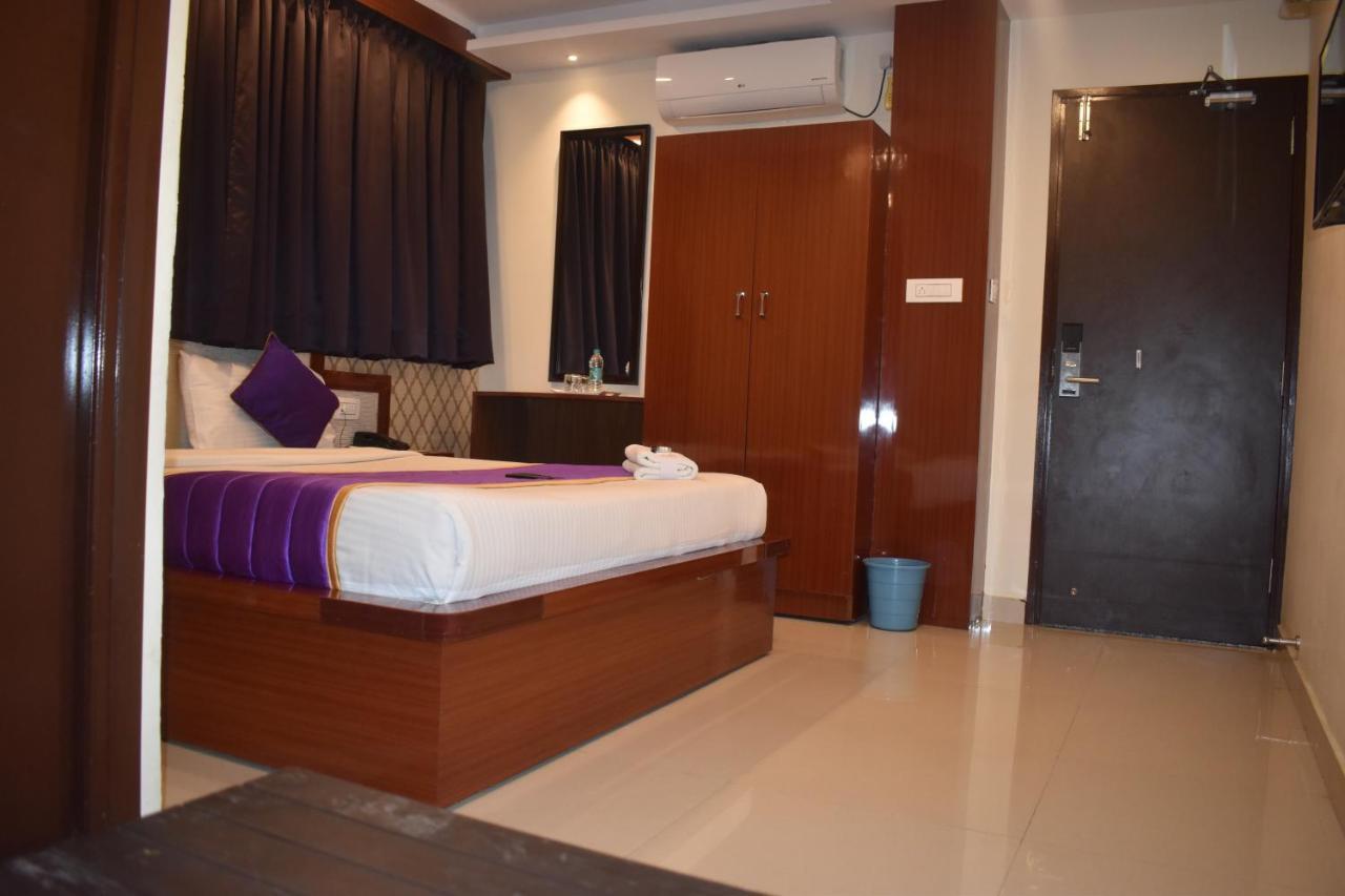 Hotel Ur Comforts Jayanagar บังกาลอร์ ภายนอก รูปภาพ