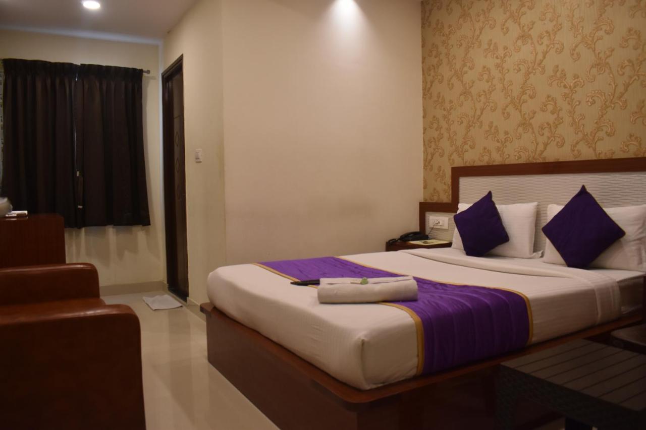 Hotel Ur Comforts Jayanagar บังกาลอร์ ภายนอก รูปภาพ