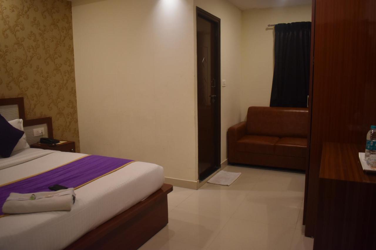 Hotel Ur Comforts Jayanagar บังกาลอร์ ภายนอก รูปภาพ