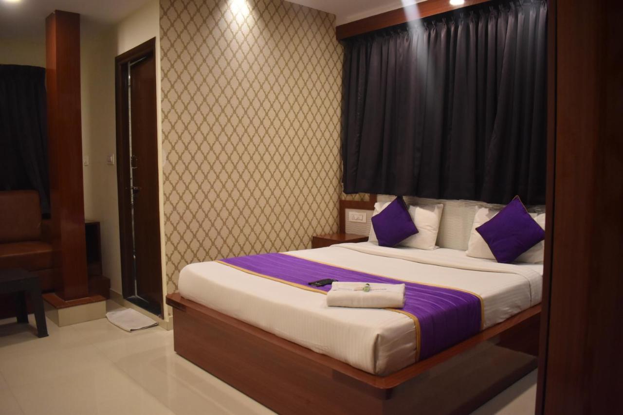 Hotel Ur Comforts Jayanagar บังกาลอร์ ภายนอก รูปภาพ