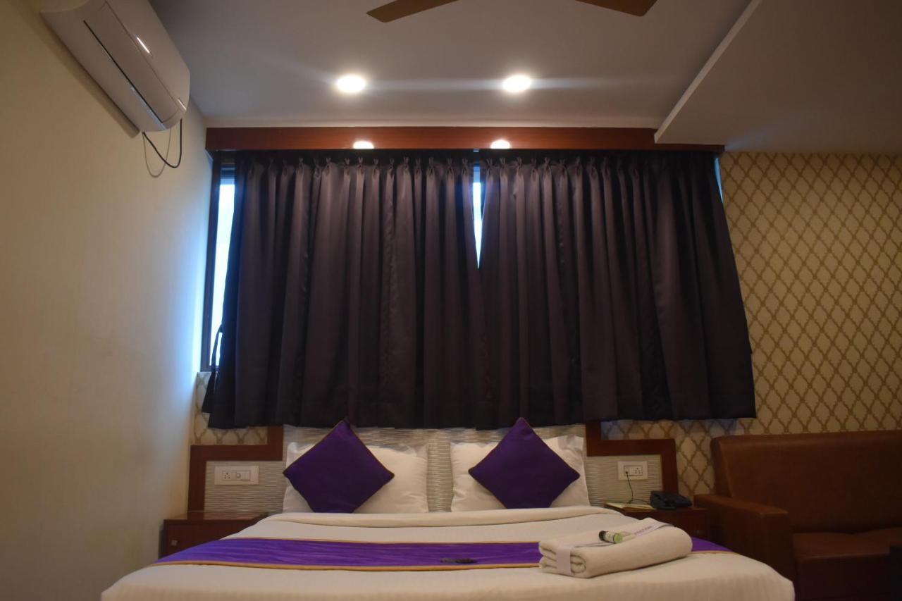 Hotel Ur Comforts Jayanagar บังกาลอร์ ภายนอก รูปภาพ