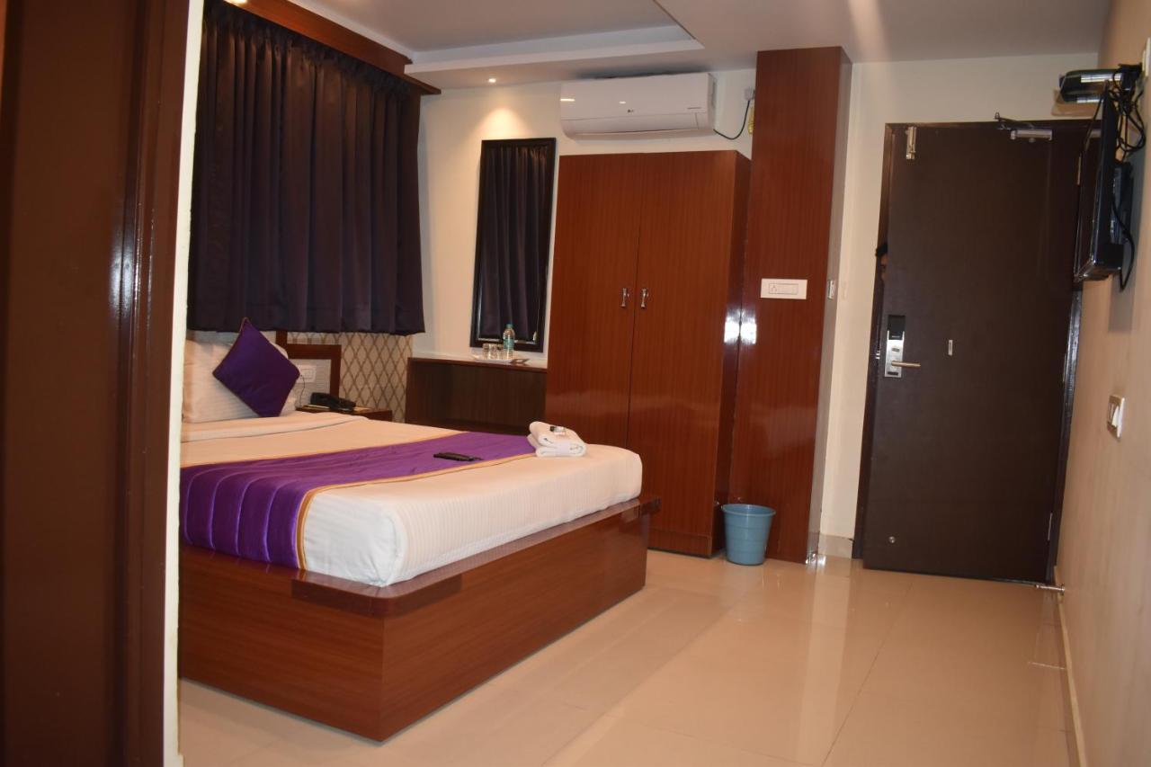 Hotel Ur Comforts Jayanagar บังกาลอร์ ภายนอก รูปภาพ